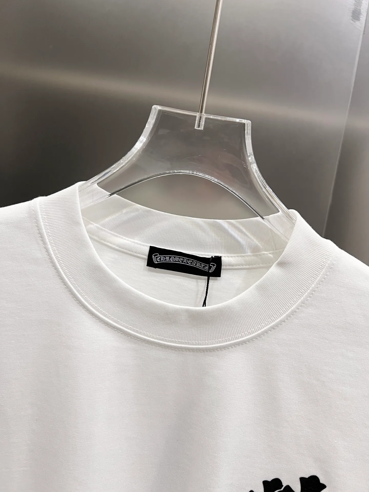 🅿️190 CH Crow 2025 Autumn and Winter New Short-sleeved T-shirt Cross leather craft Customized hardware metal + Middle Eastern Australian diamond design craft The real thing is great🔥Same style for men and women, loose version Size S M L XL XXL Five sizes black white